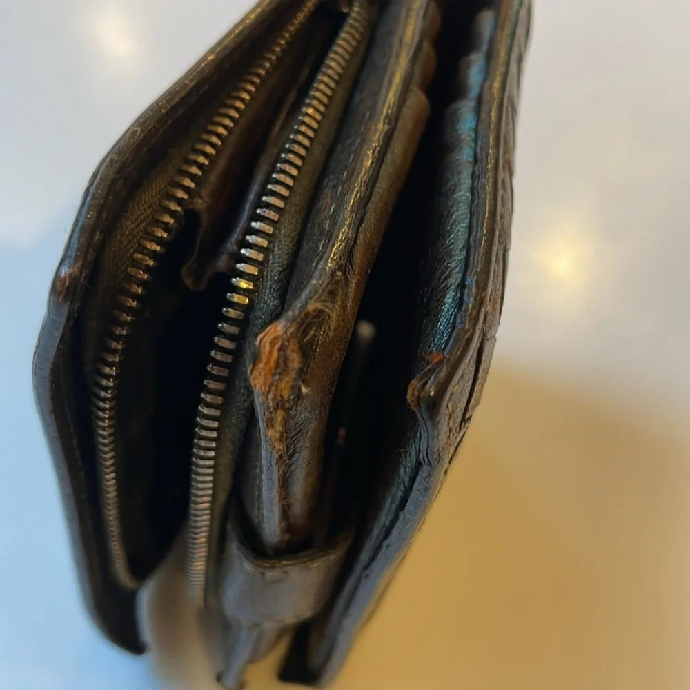 Preloved, vintage Bottega Veneta Wallet - Picture 4 of 6